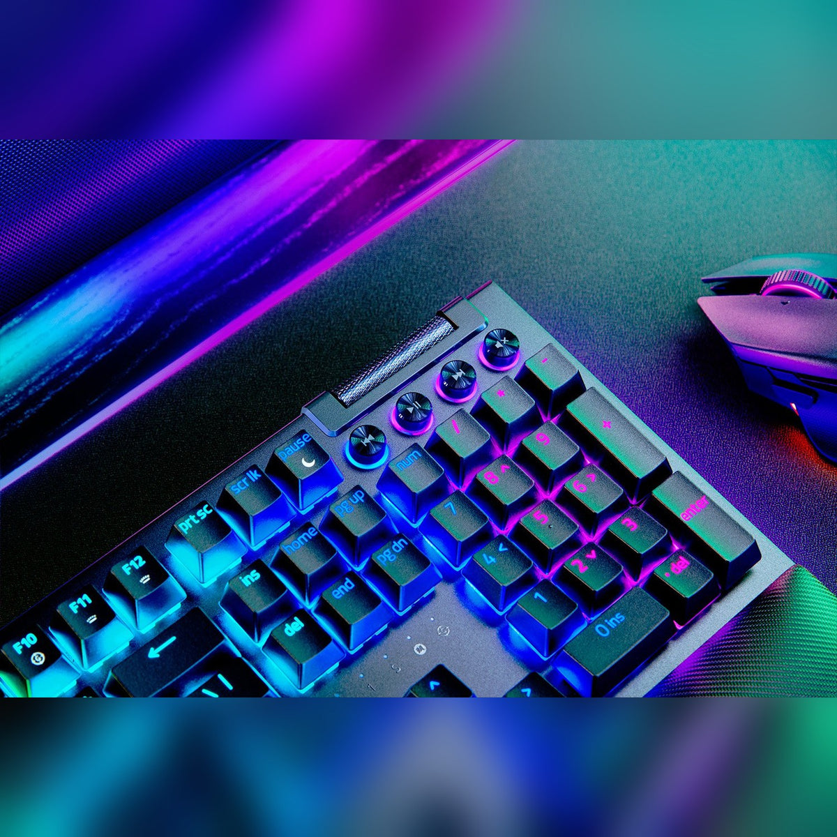 מקלדת גיימינג מכנית Razer BlackWidow V4 Pro – תמונה 4