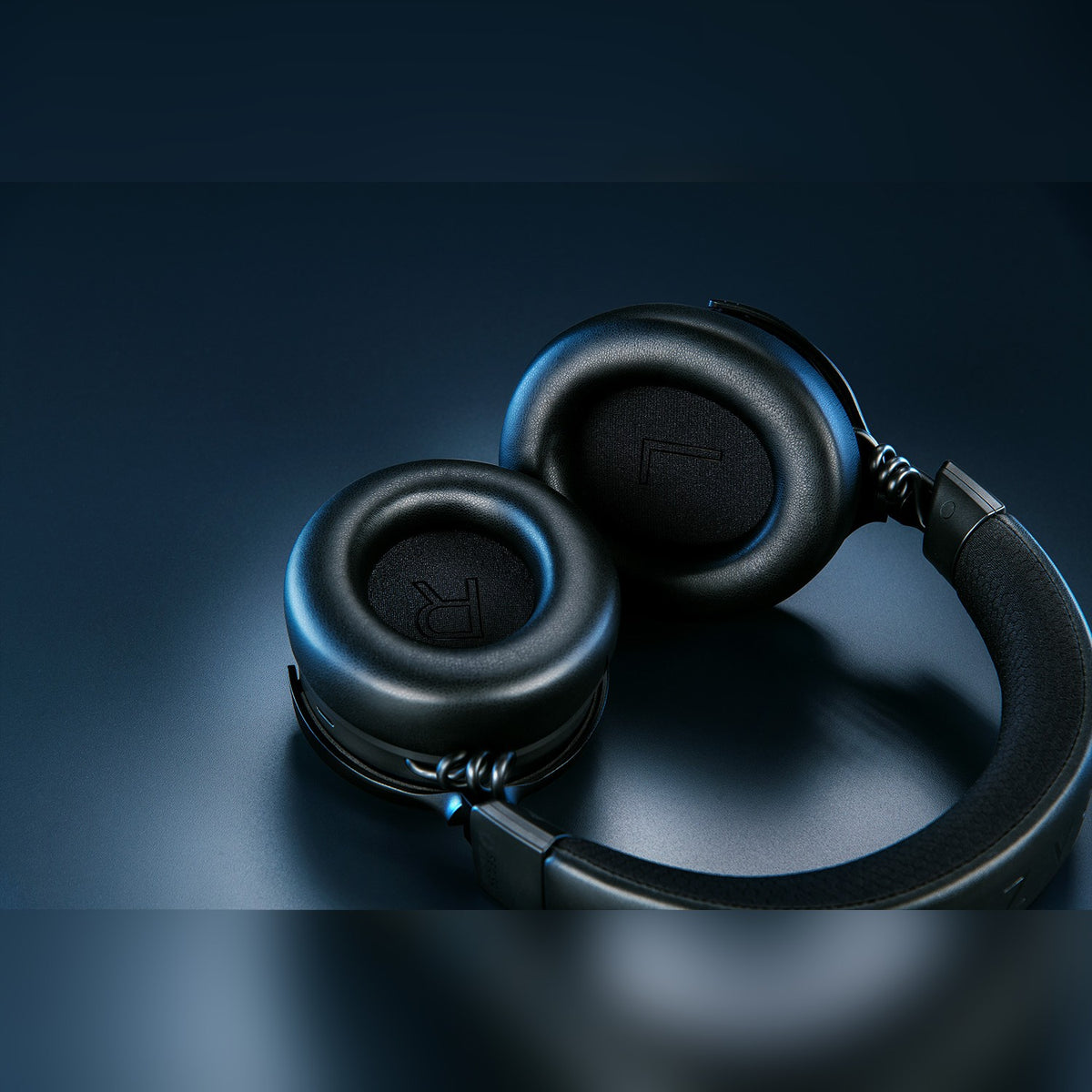 אוזניות גיימינג אלחוטיות Razer Kraken V4 Pro – תמונה 2