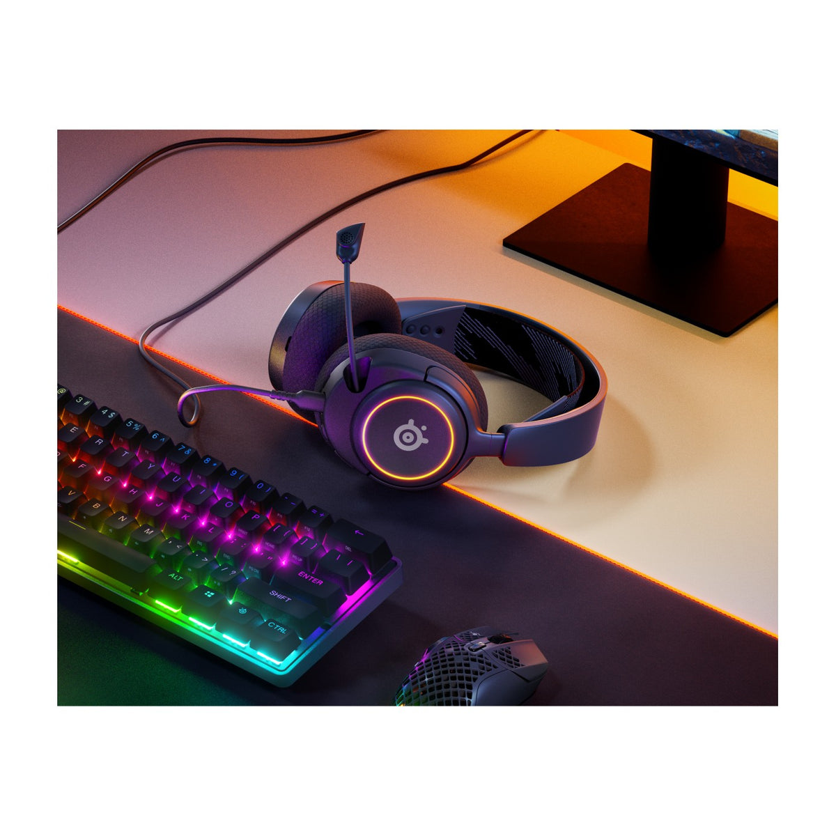 אוזניות גיימינג חוטיות SteelSeries Arctis Nova 3 RGB – תמונה 2