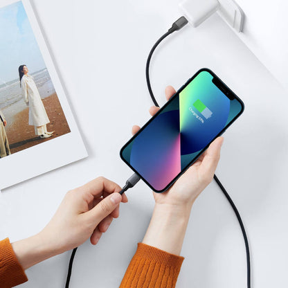 כבל UGREEN USB-C ל-Lightning סיליקון באורך 1 מטר שחור – שחור – תמונה 4